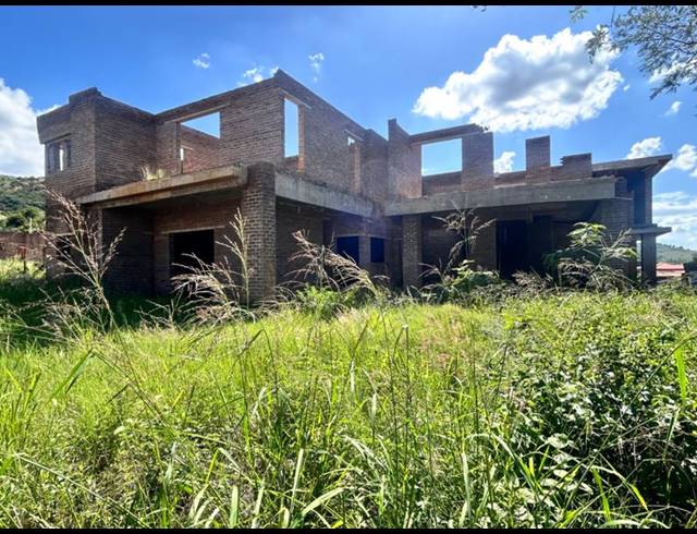 5 BEDROOM HOUSE FOR SALE IN MAGALIESBERG COUNTRY ESTATE